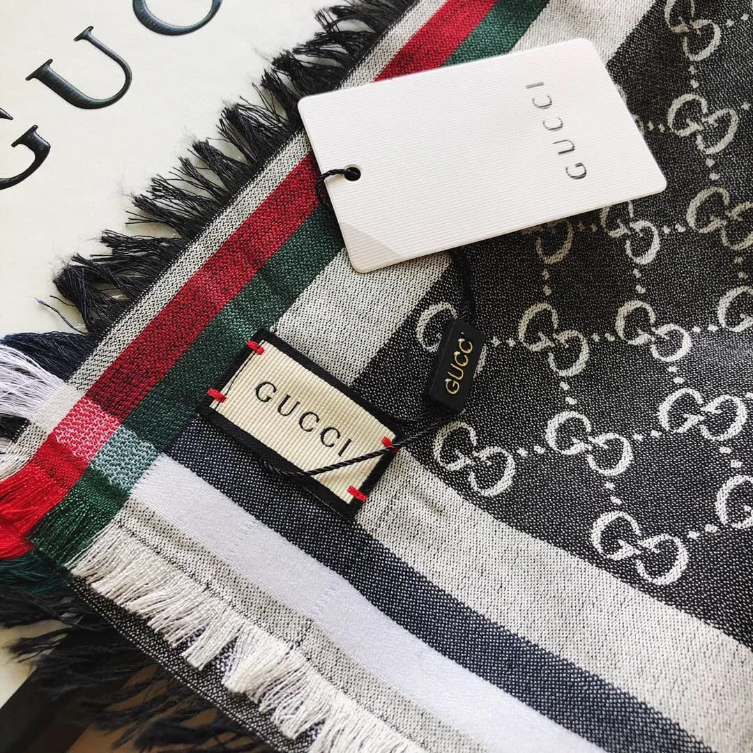 Gucci scarf with box