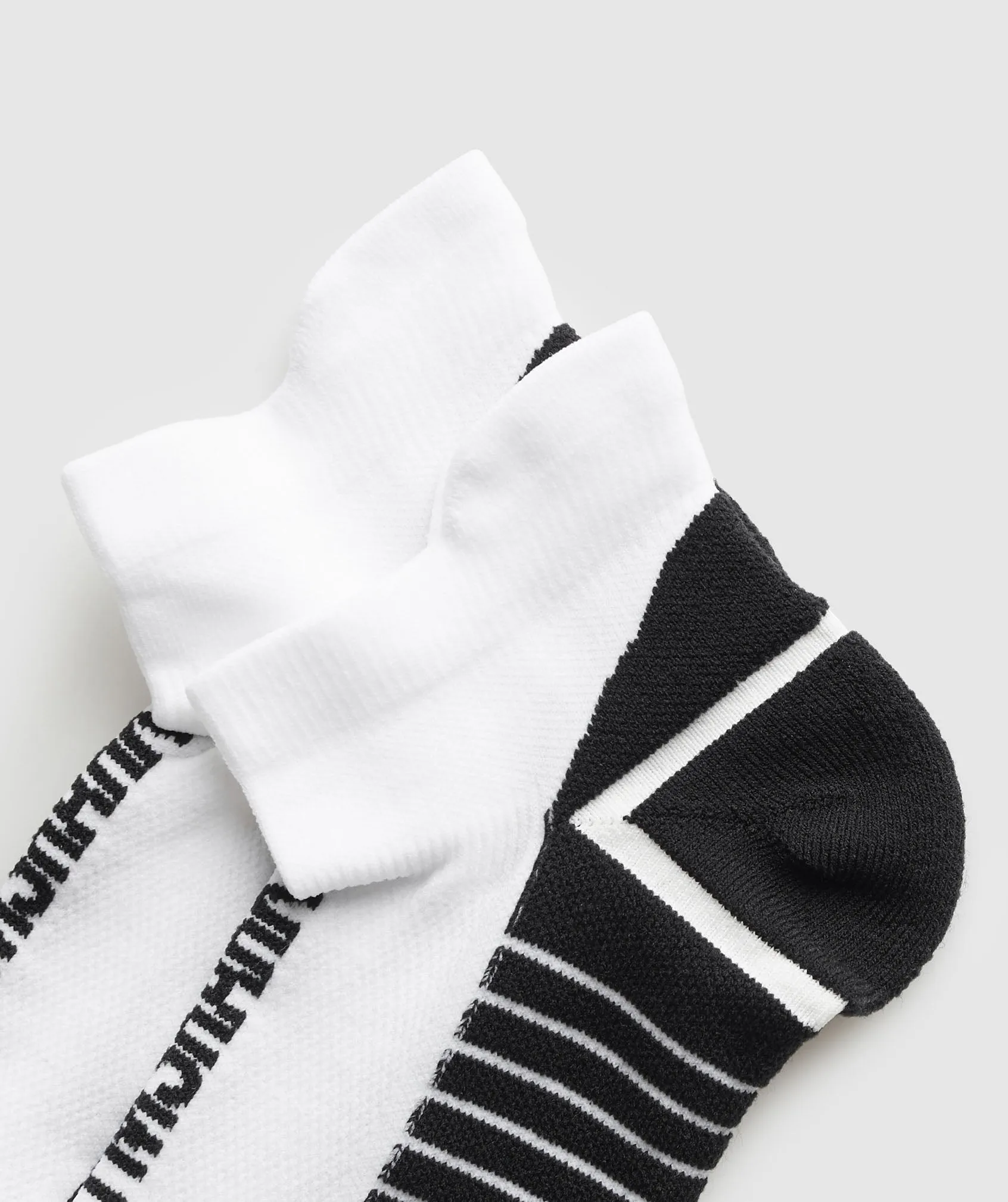 Gymshark Tab Running Socks - White/Black