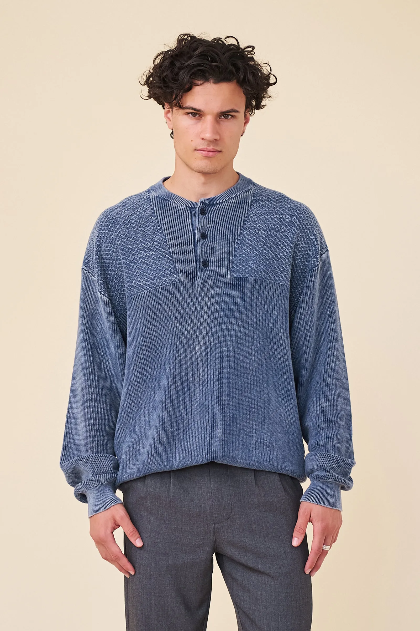 HALF BUTTON PANEL ACID WASHED PULLOVER - NAVY