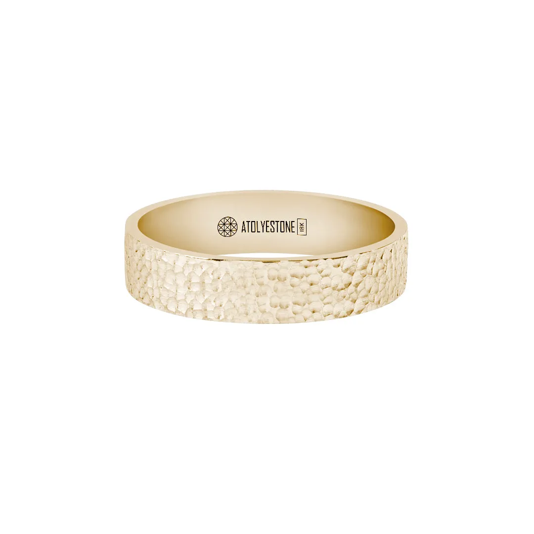 Hammered Band Ring in Gold