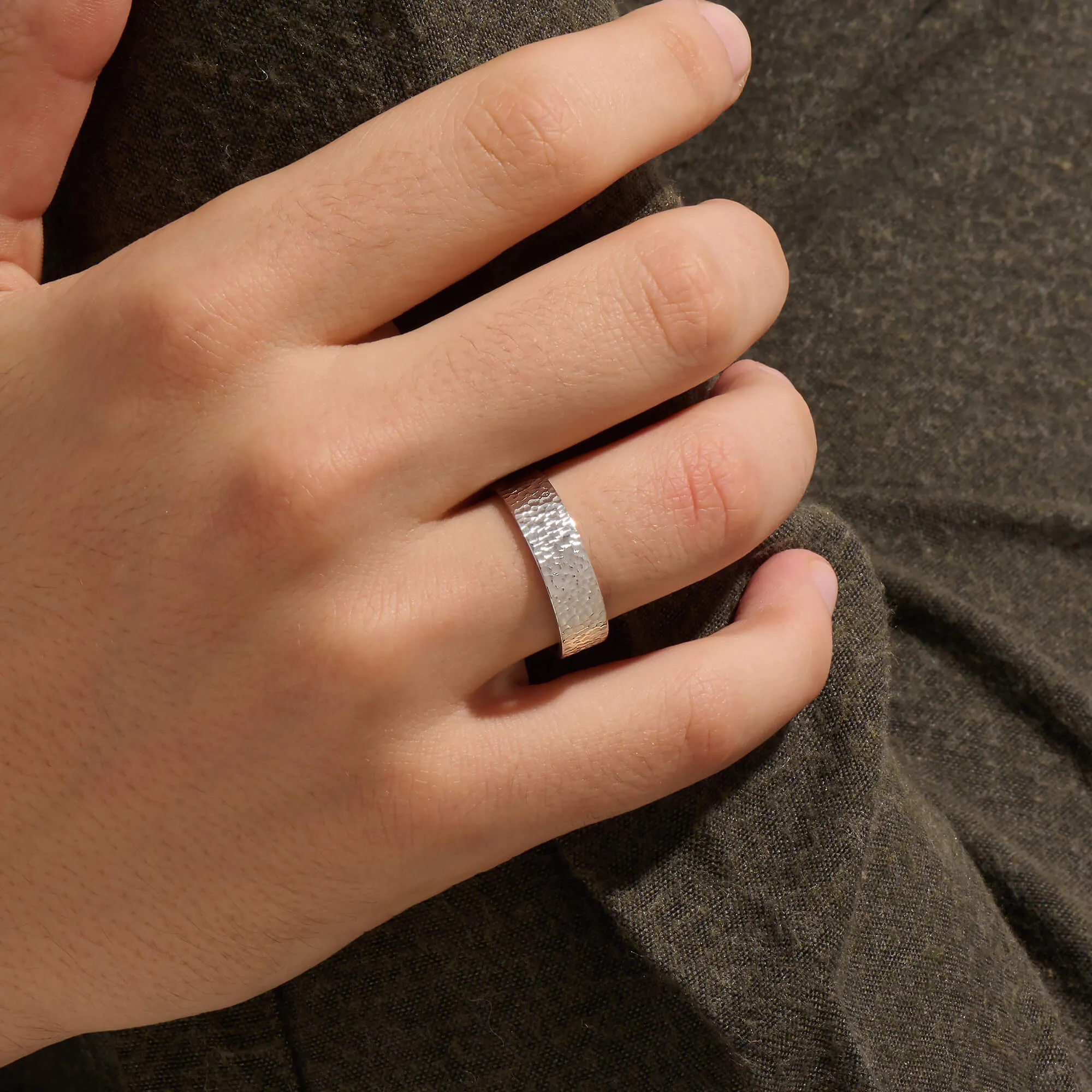 Hammered Band Ring in Gold