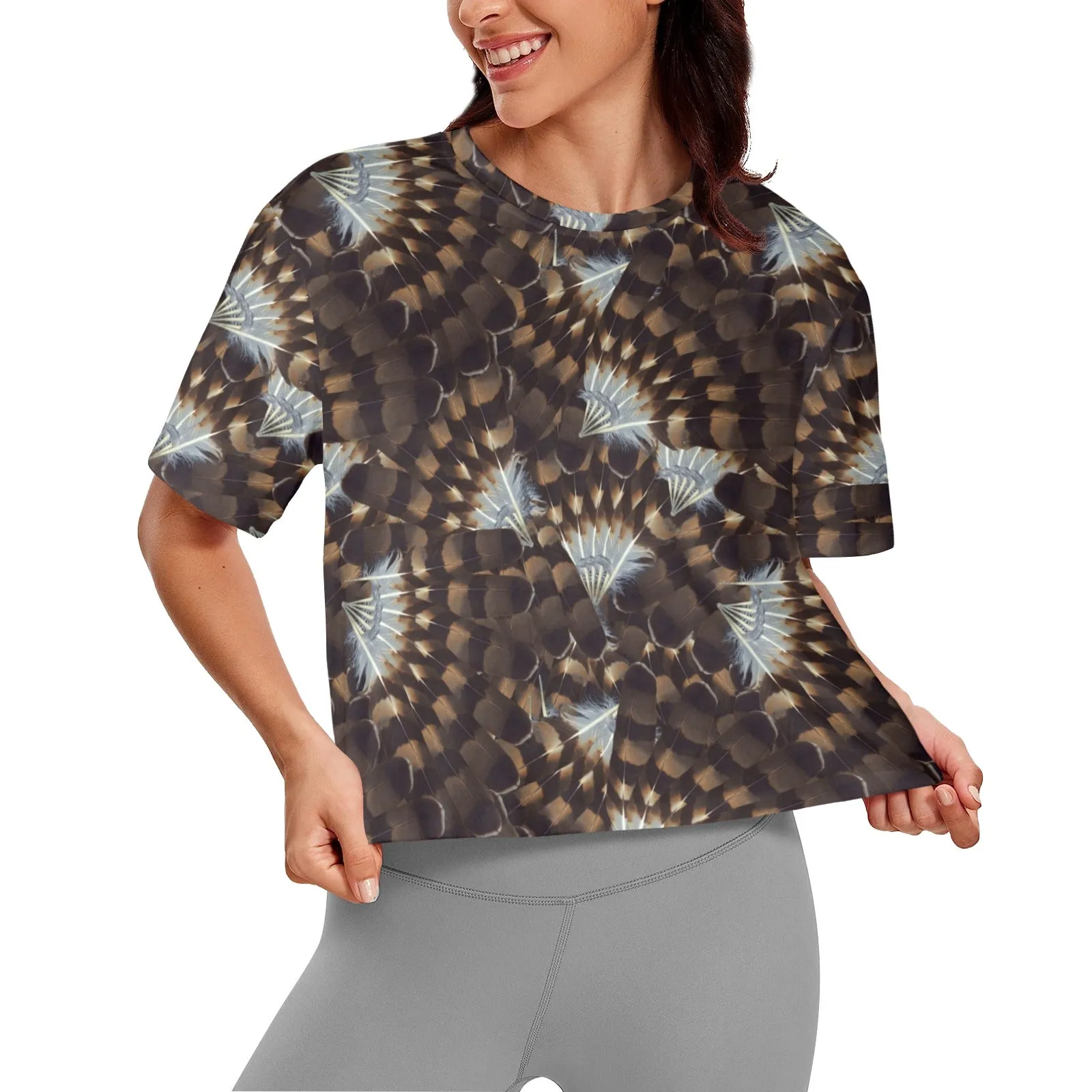 Hawk Feathers Women's Cropped T-shirt