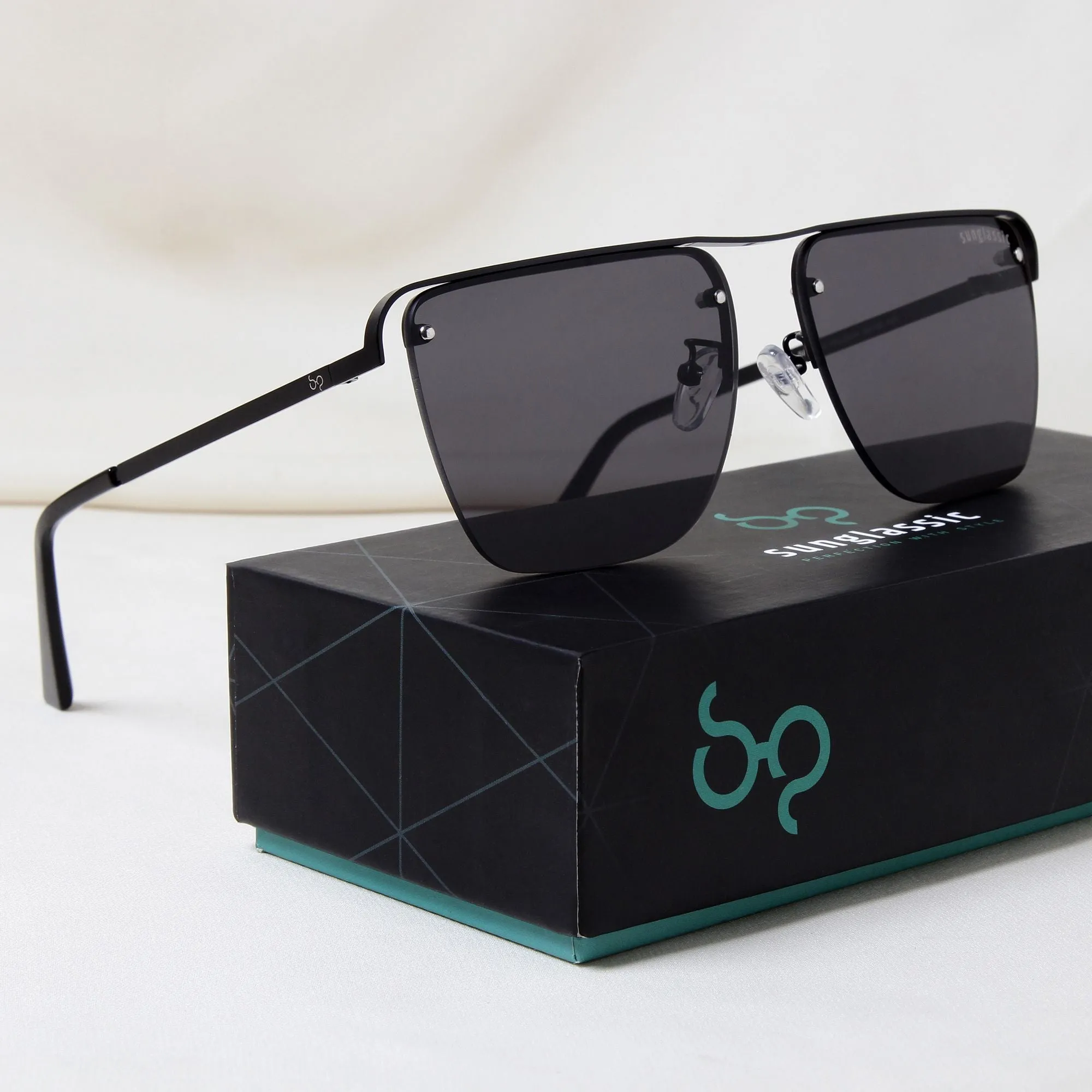 Heldish. Black Square Sunglasses