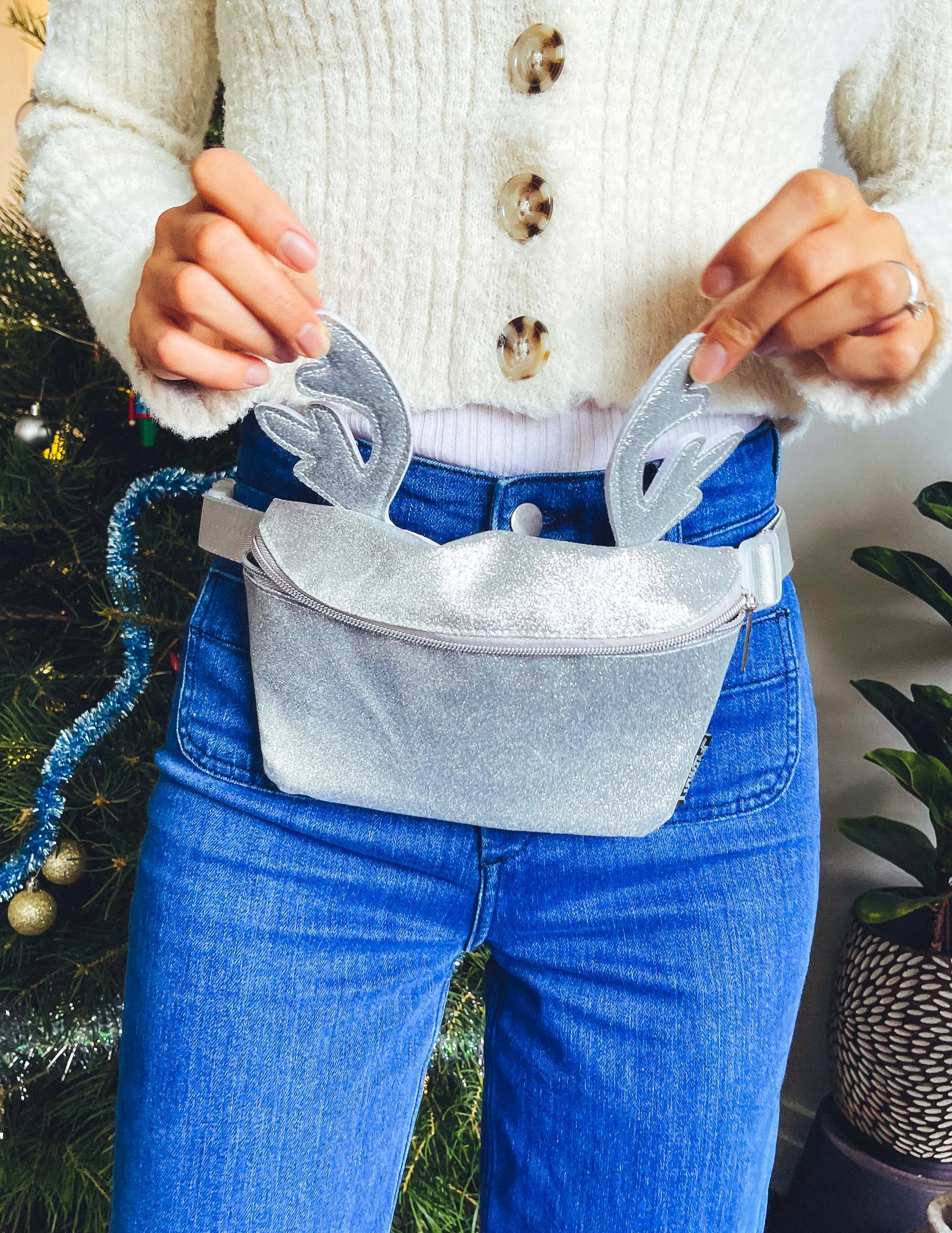 HOLO.DAZE Fanny Pack: Glitter Reindeer Silver