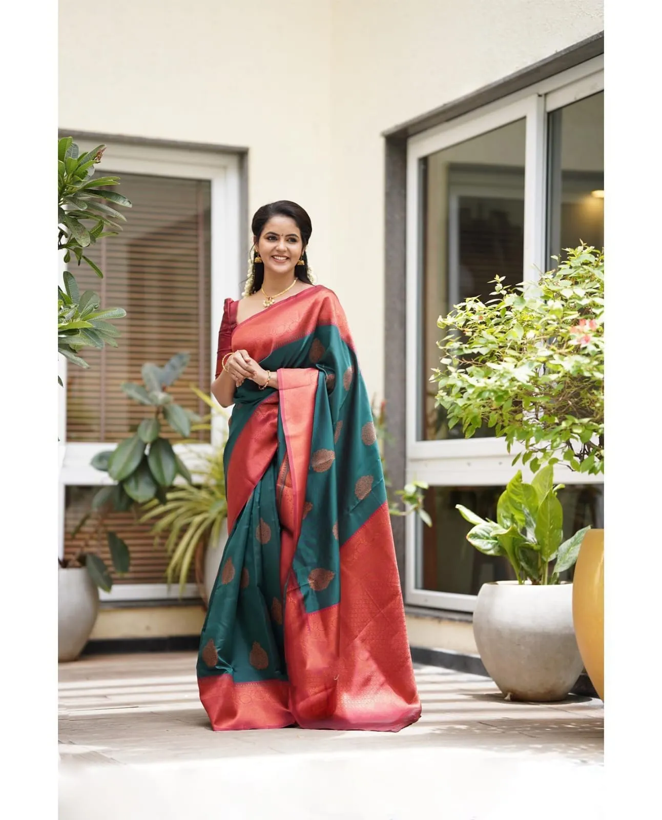 Imbrication Rama Soft Silk Saree With Artistic Blouse Piece