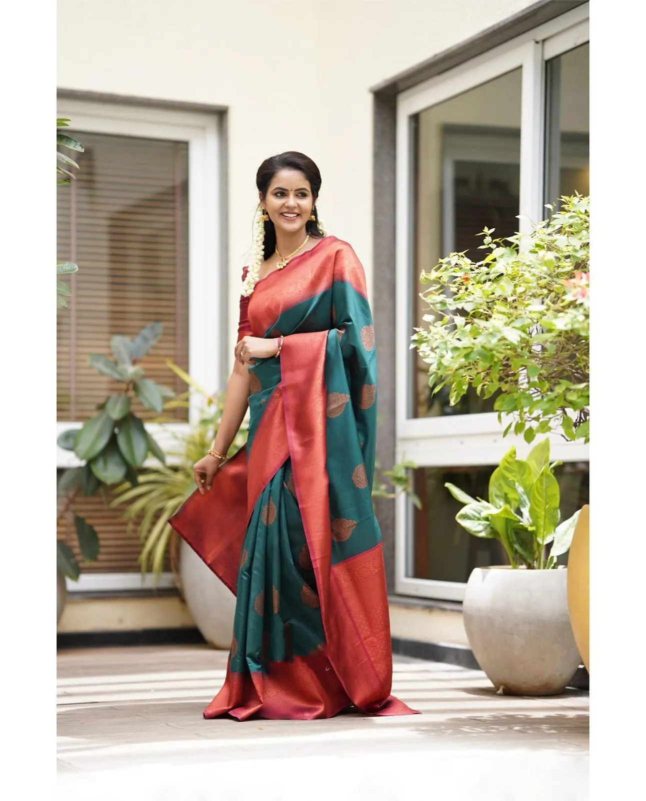 Imbrication Rama Soft Silk Saree With Artistic Blouse Piece