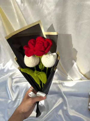 Ishmades Love's contrast Crochet Bouquet