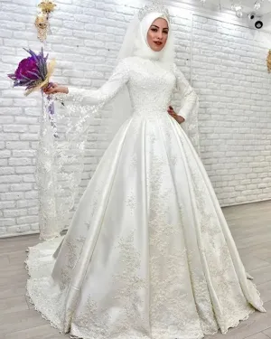 Islamic Elegance A-Line High Neck Lace Wedding Dress