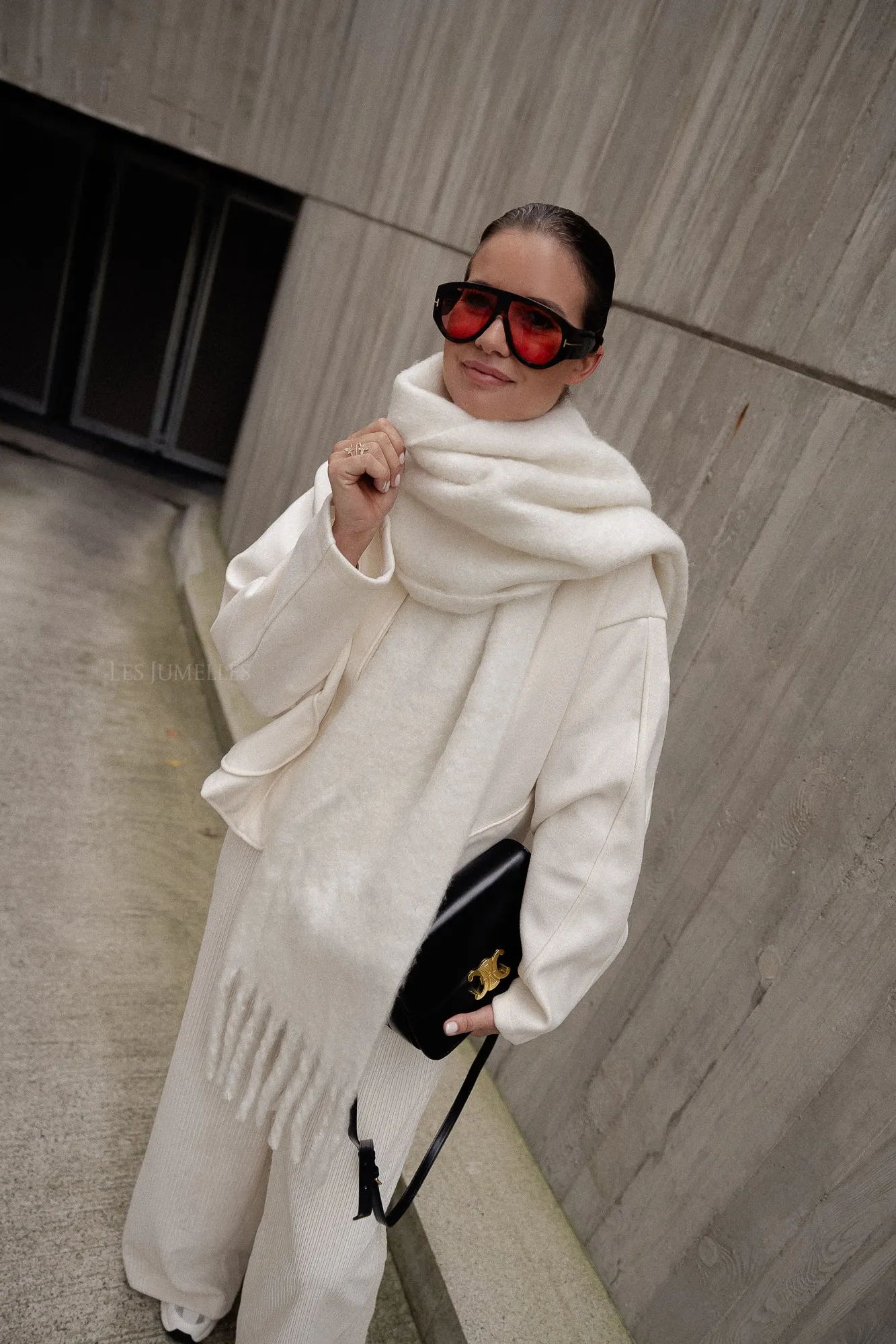 Isra scarf off white