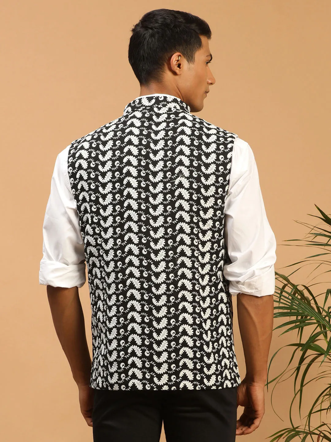 Jashvi Men Black Chikankari Embroidered Pure Cotton Nehru Jacket