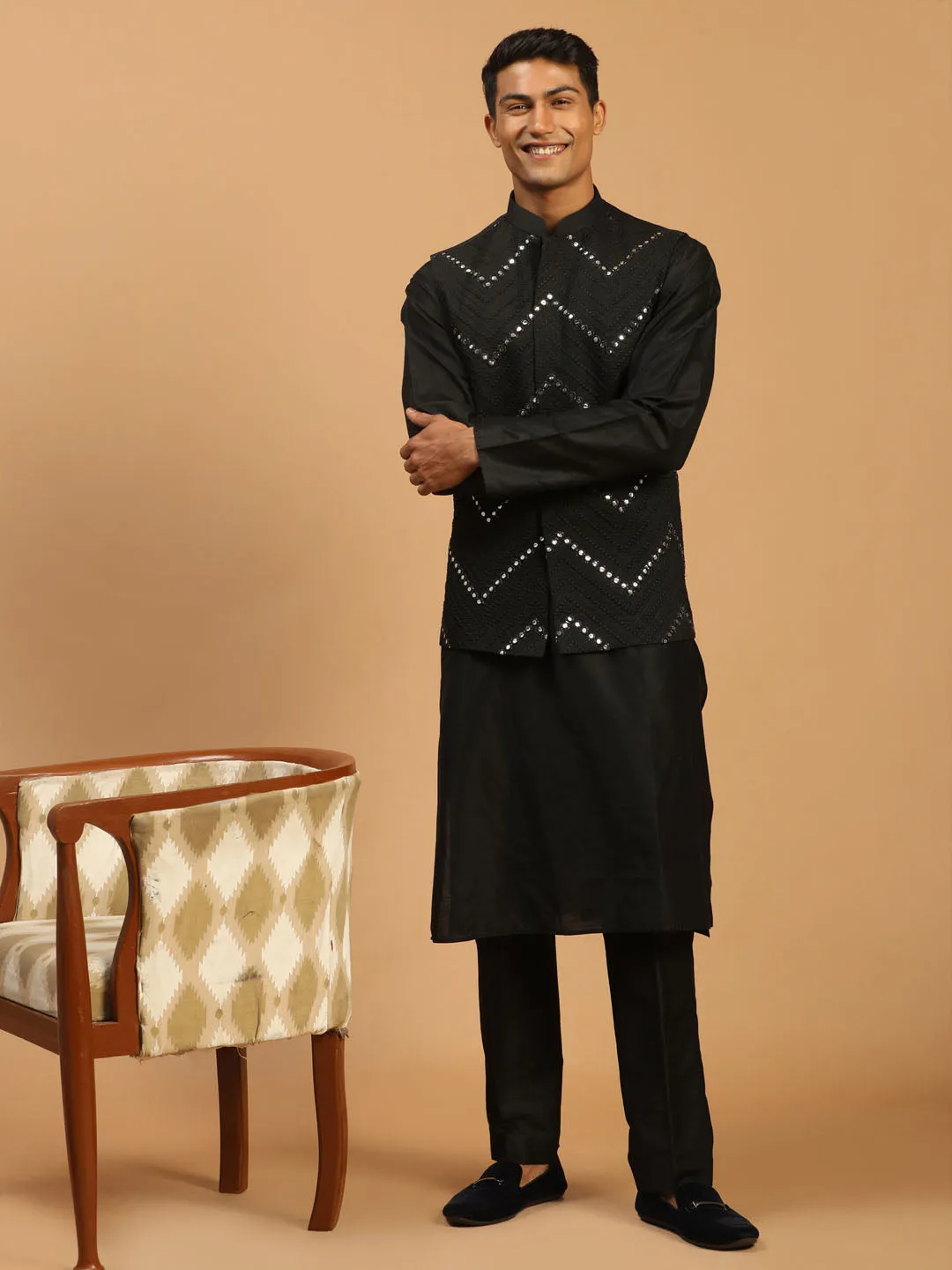 Jashvi Men's Black Mirror Jacket With Kurta Pyjama Set