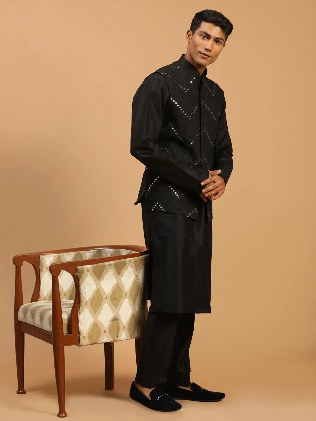 Jashvi Men's Black Mirror Jacket With Kurta Pyjama Set