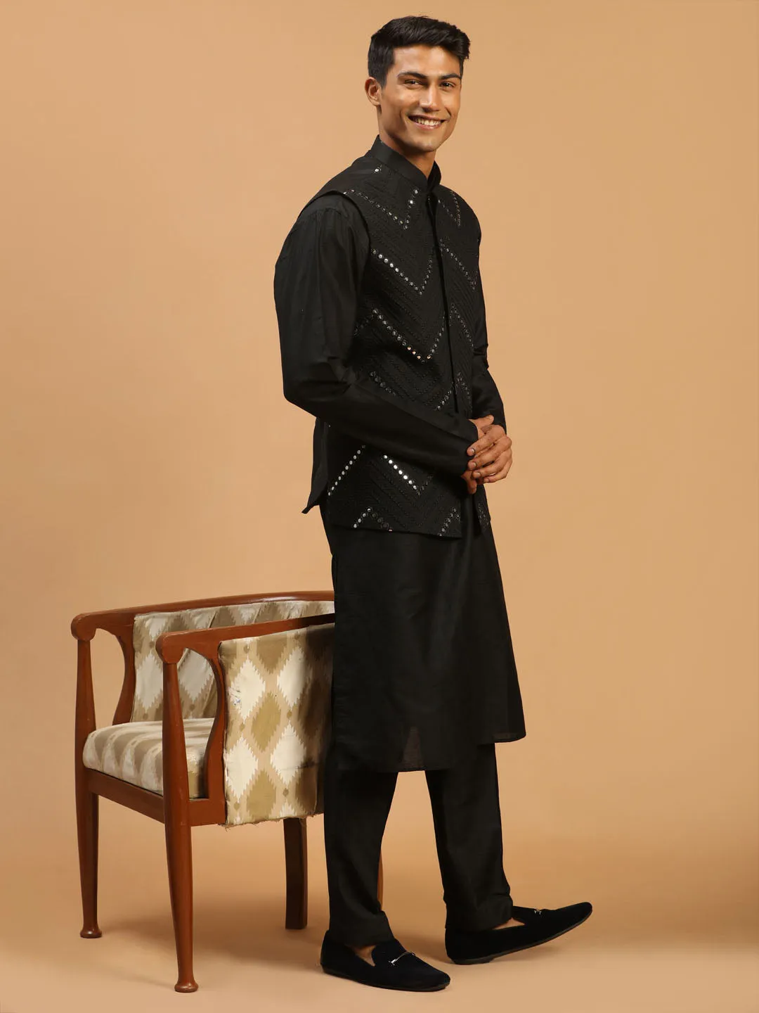 Jashvi Men's Black Mirror Jacket With Kurta Pyjama Set