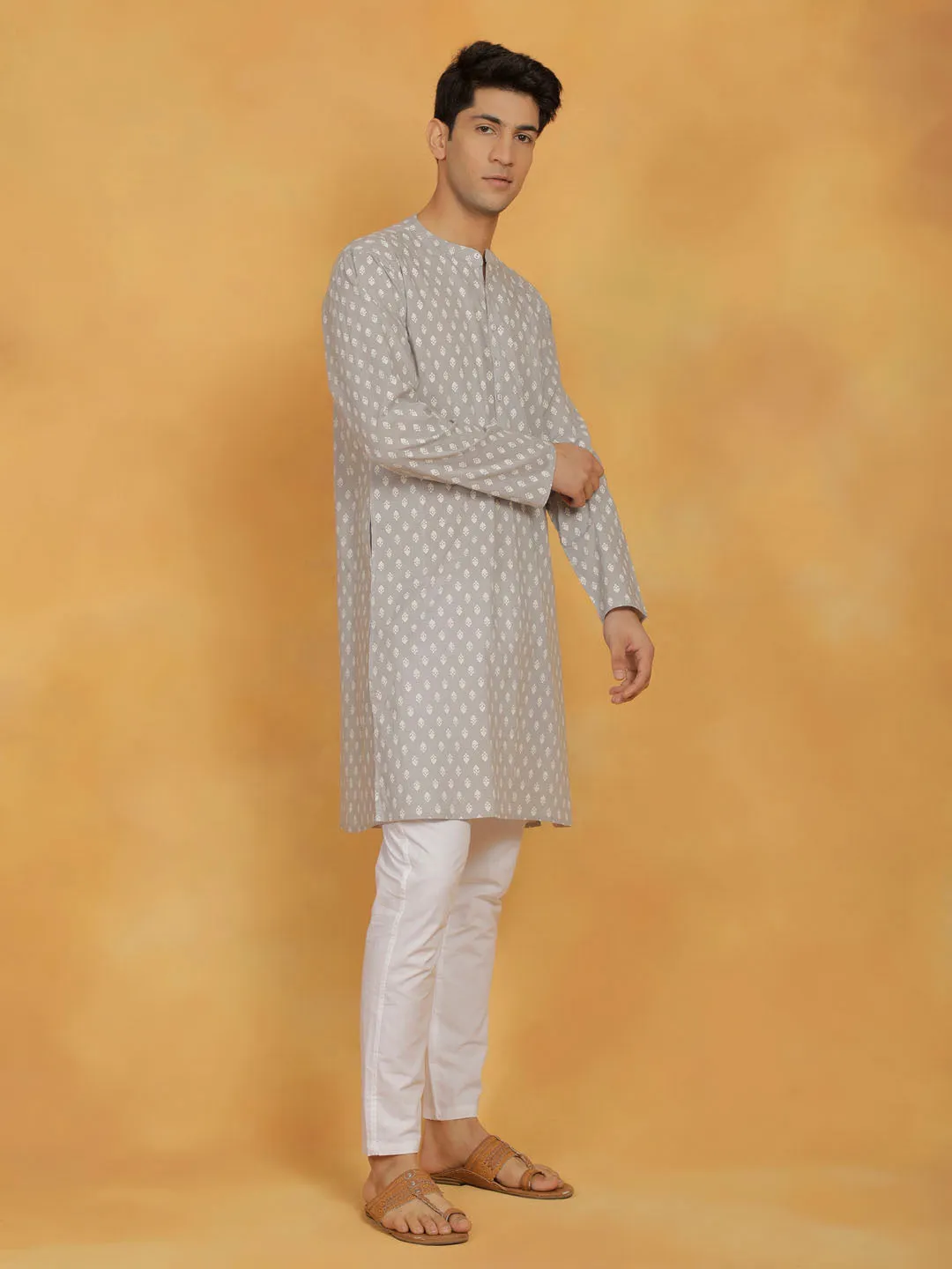 Jashvi Men's Gray And White Cotton Kurta and Pyjama Set