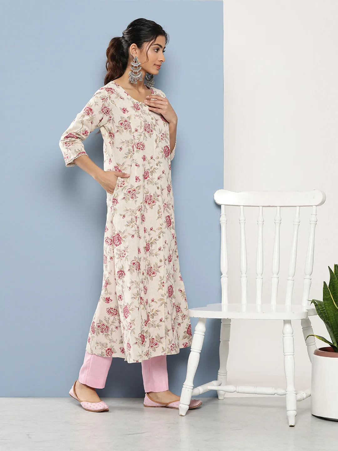 Jashvi Off White Women Floral Printed Cotton Kurta