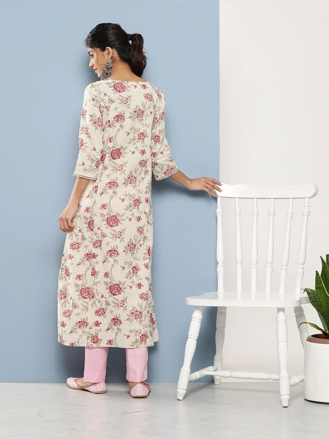 Jashvi Off White Women Floral Printed Cotton Kurta