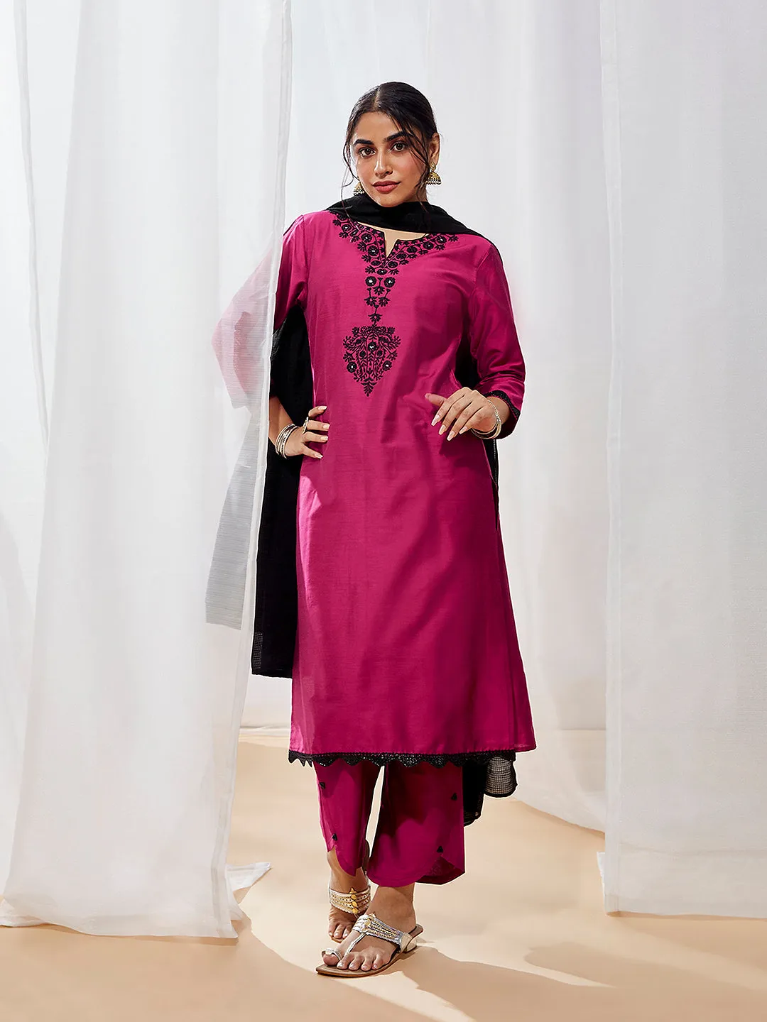 Jashvi Women's Magenda Kurta Set