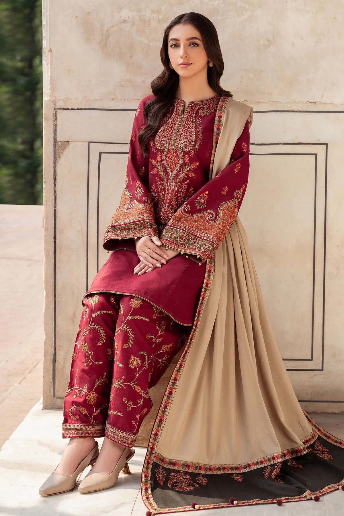 Jazmin Delia Fall/Winter – Embroidered Slub Khaddar D3