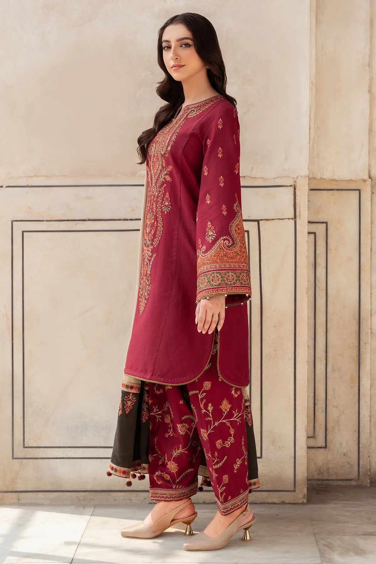 Jazmin Delia Fall/Winter – Embroidered Slub Khaddar D3