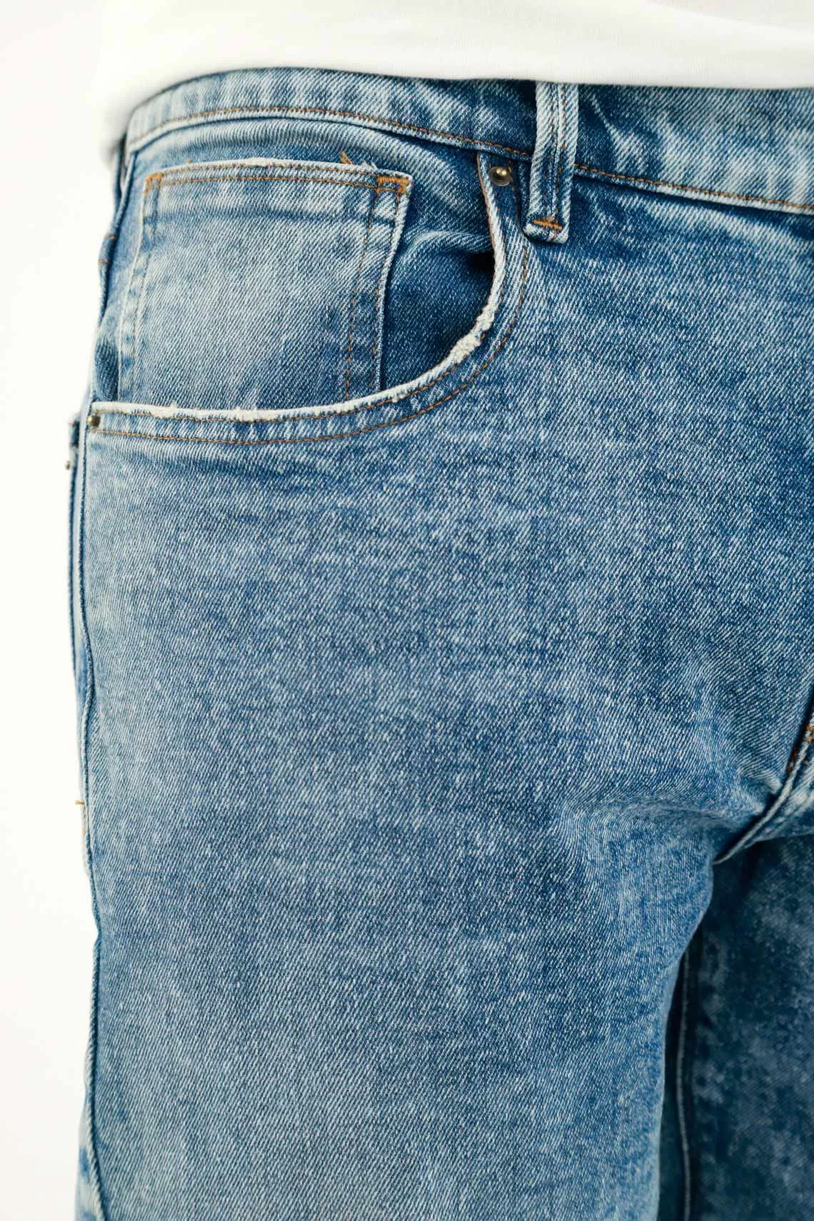 Jean con rotos localizados azul para hombre