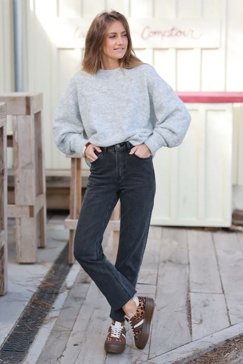 Jean gris foncé coupe droite détail cropped