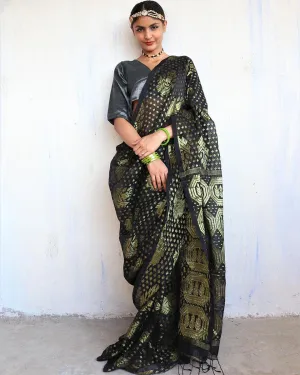 Jharna Handwoven Jamdani Saree-Shringaar