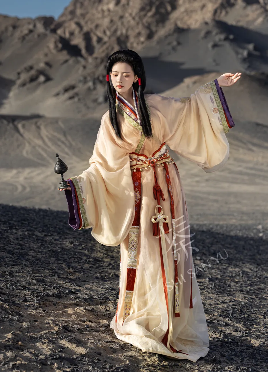 Jiu Shao 九韶 Ninth Harmony Fantasy Han Dynasty Pearl Zhiju Straight Hem Robe Set