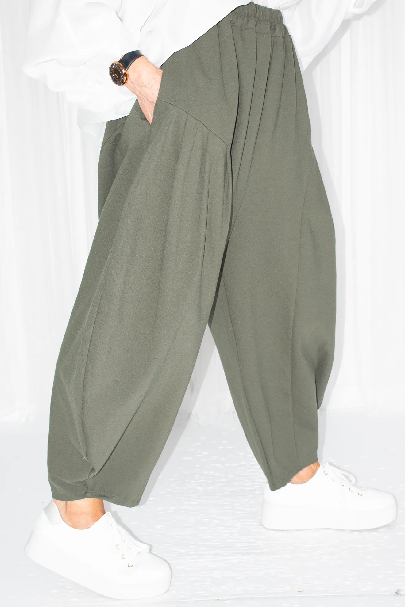 Juniper Pleat Waist Cocoon Trouser in Khaki