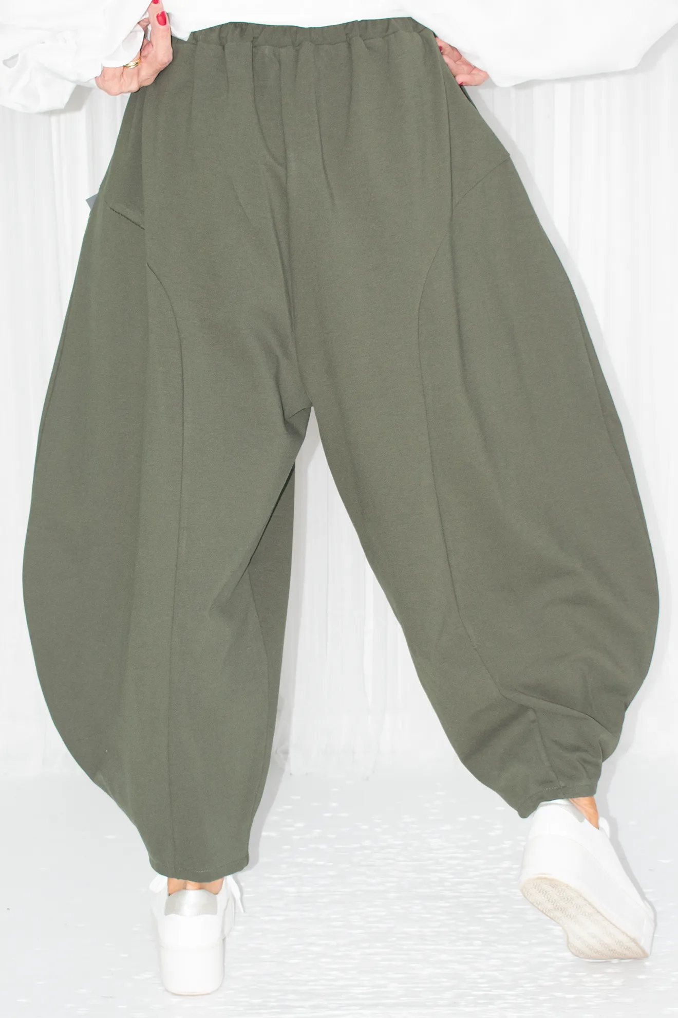 Juniper Pleat Waist Cocoon Trouser in Khaki