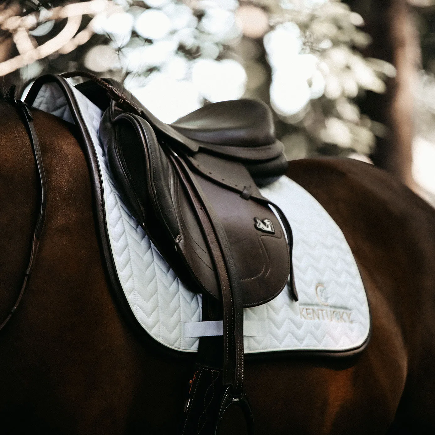 Kentucky Horsewear Fishbone Leather Logo Jumping Saddle Cloth - White