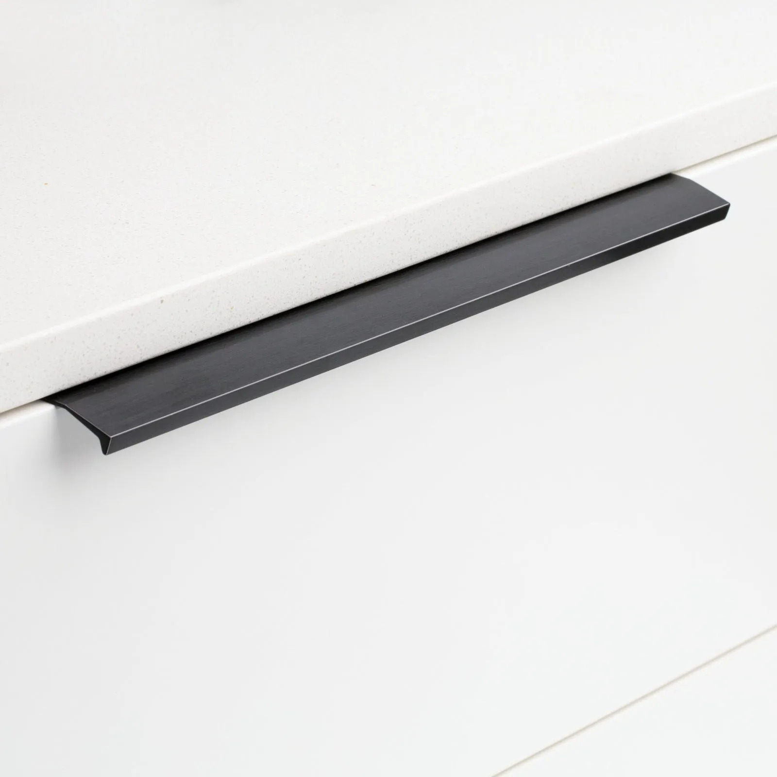 KETHY DL701 CABINET EDGE PULL 100MM