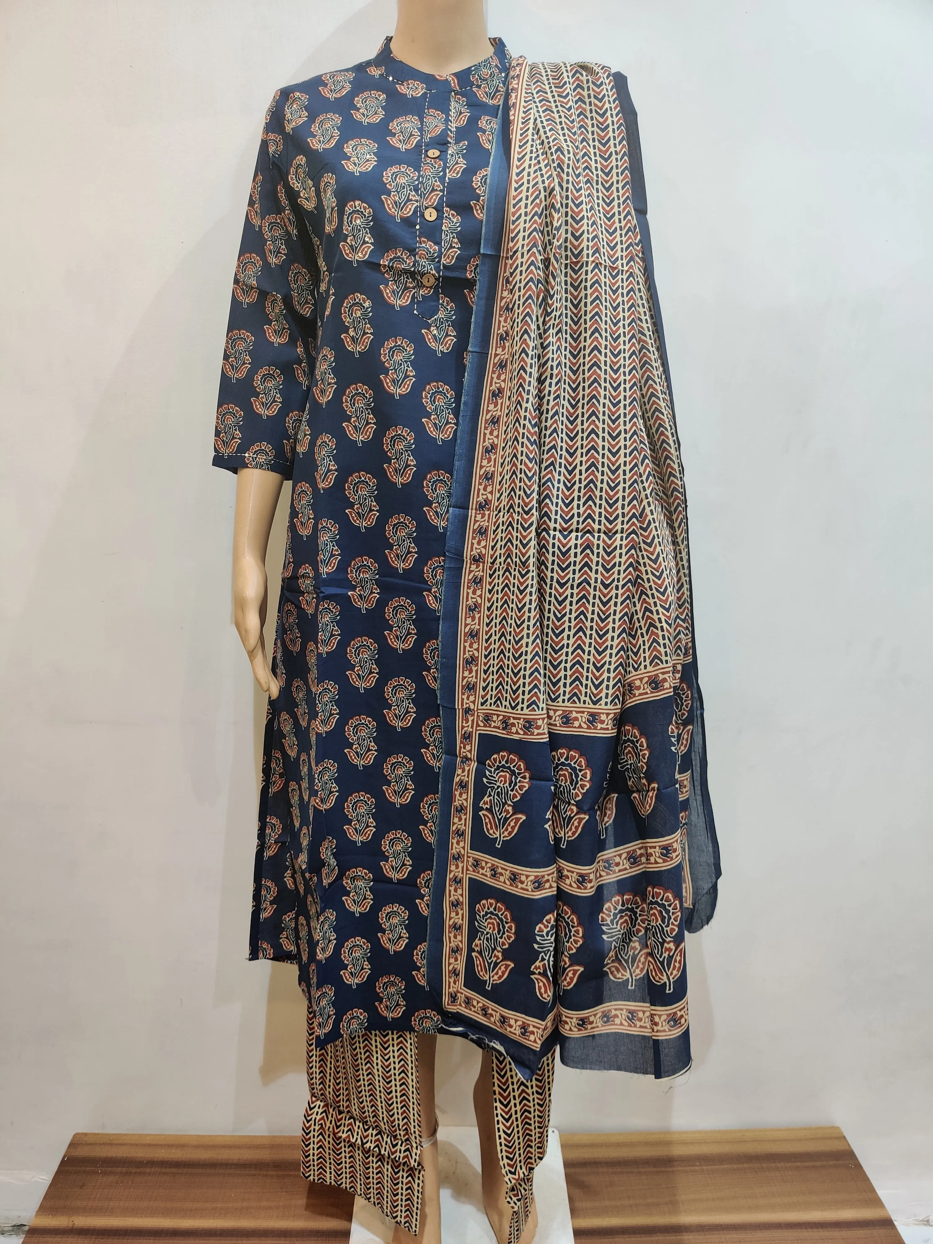 Kniphofia Kurta pant dupatta set