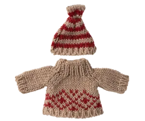 Knitted sweater and hat, Mum mouse