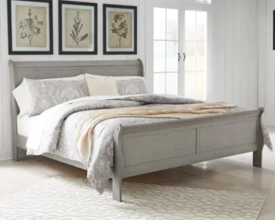 Kordasky King Sleigh Bed with Dresser