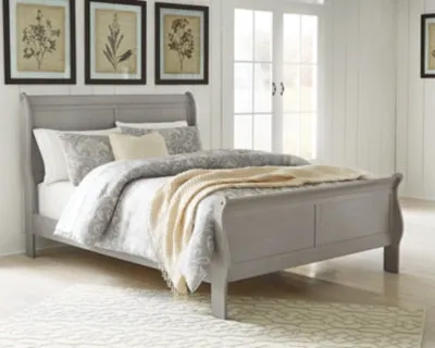 Kordasky Queen Sleigh Bed with Mirrored Dresser