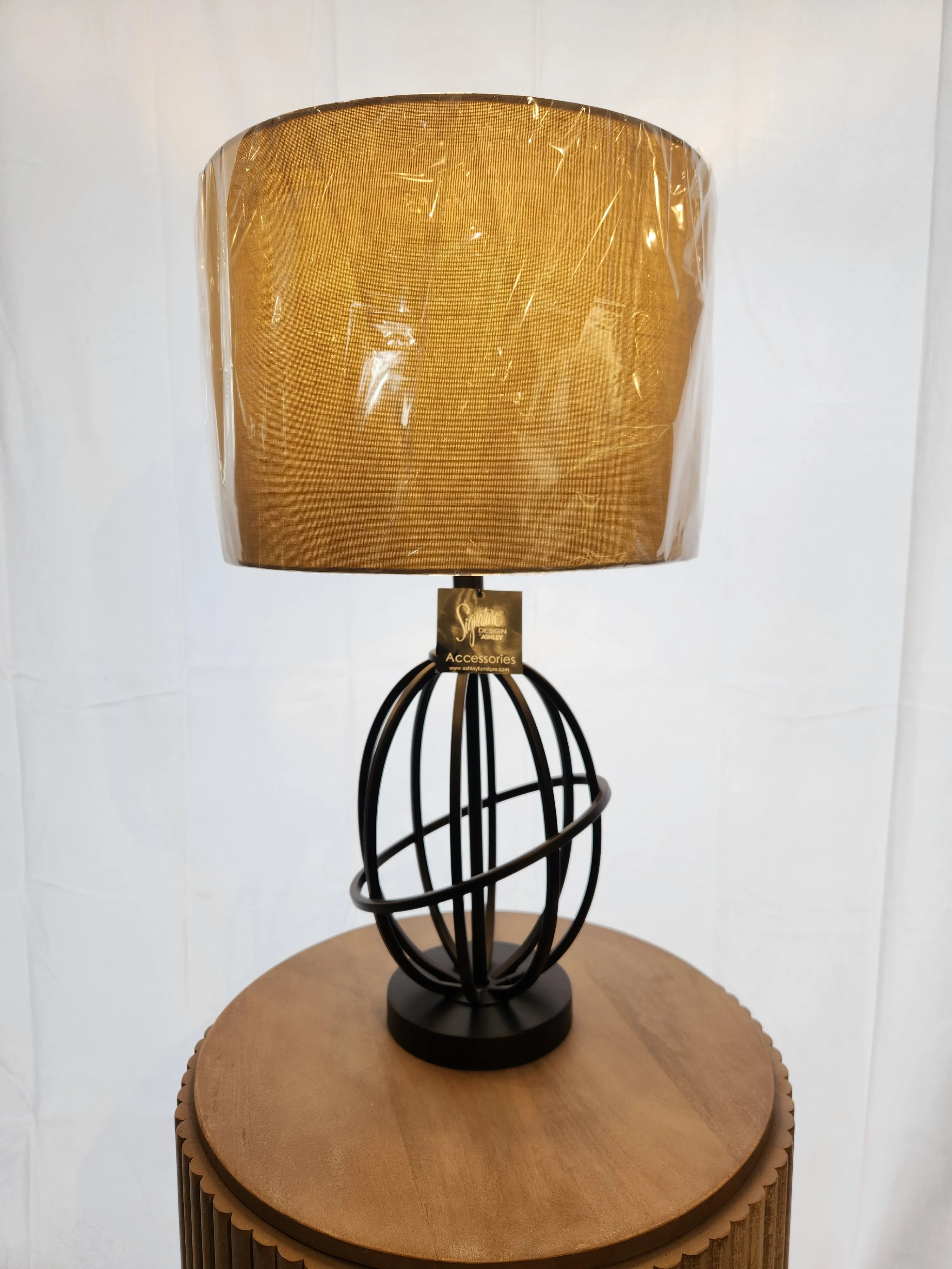 L204164 Manasa Table Lamp