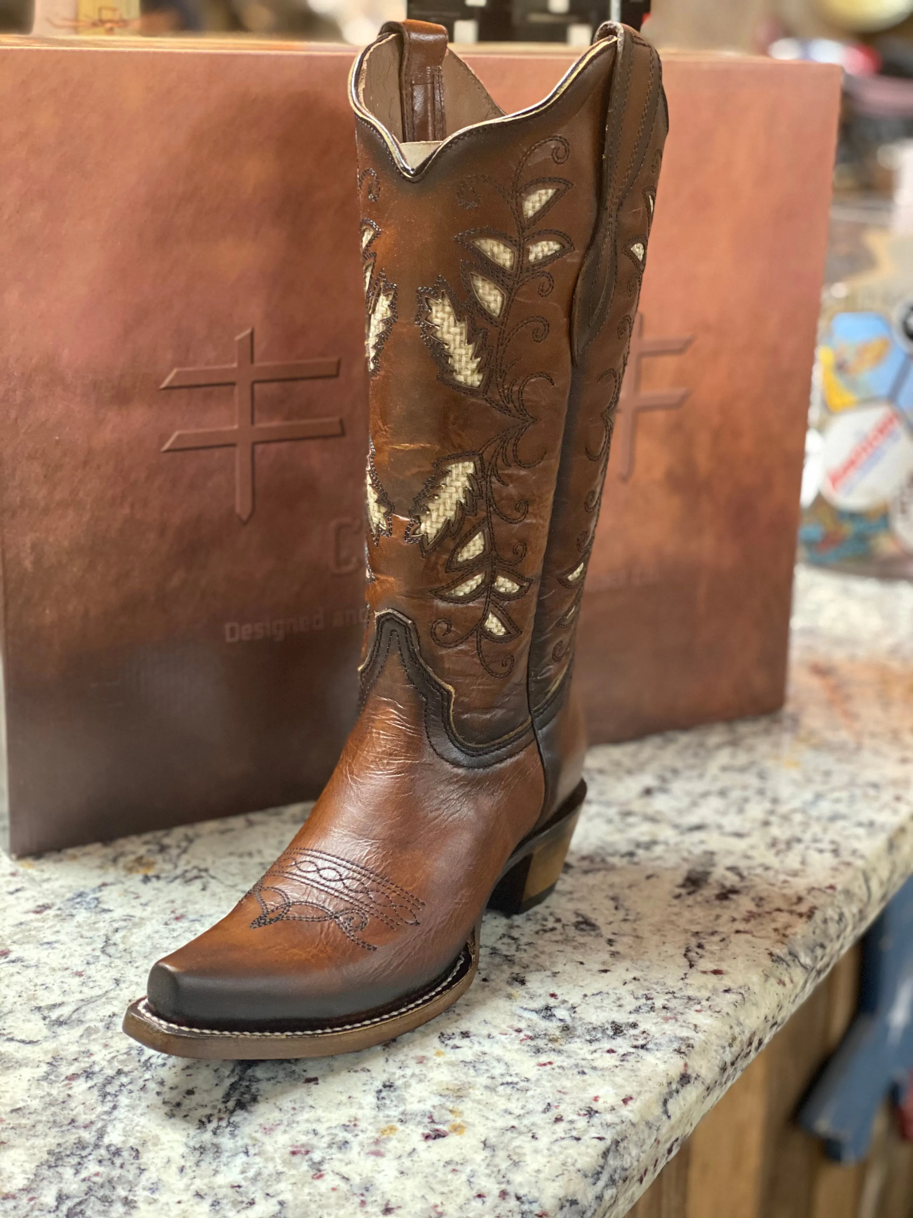 L2071 - Circle G Women’s Brown Inlay And Embroidered Boots