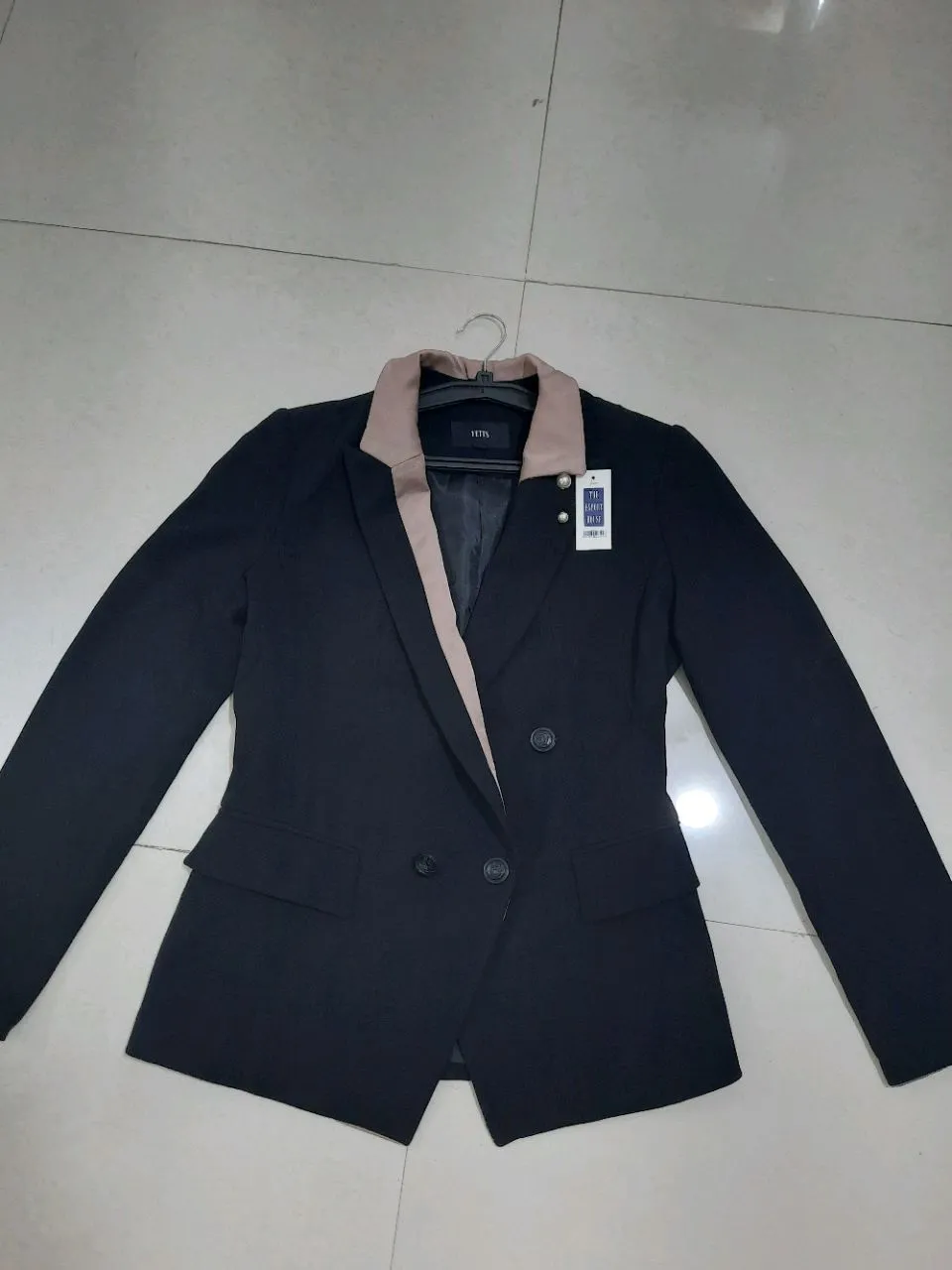 Ladies faishon jackets: 10 pieces