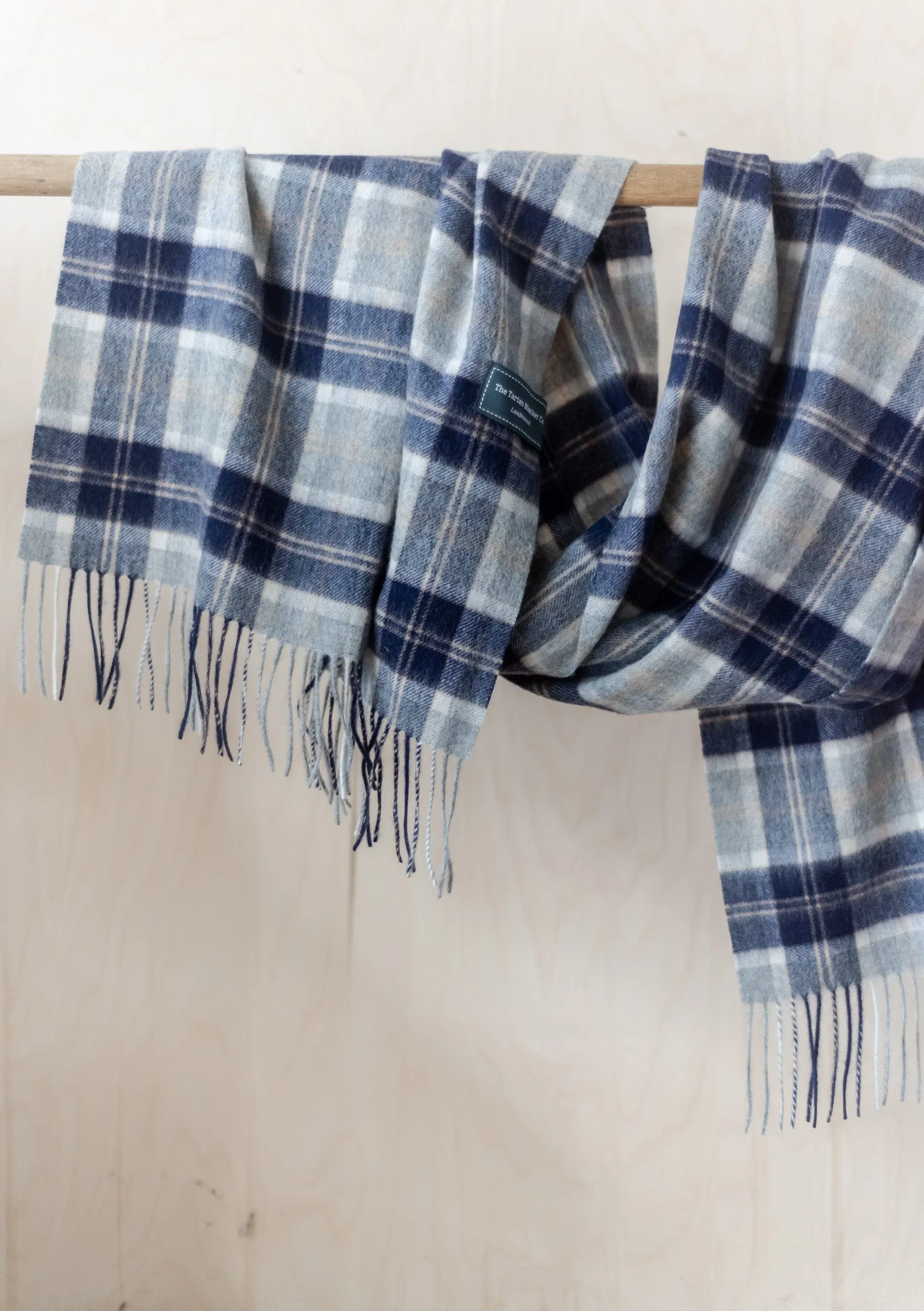 Lambswool Oversized Scarf in Bannockbane Silver Tartan