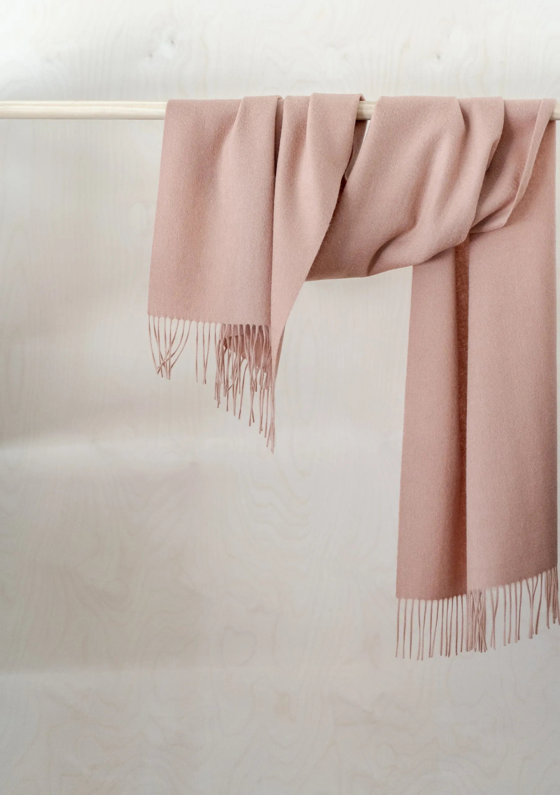 Lambswool Oversized Scarf in Blush