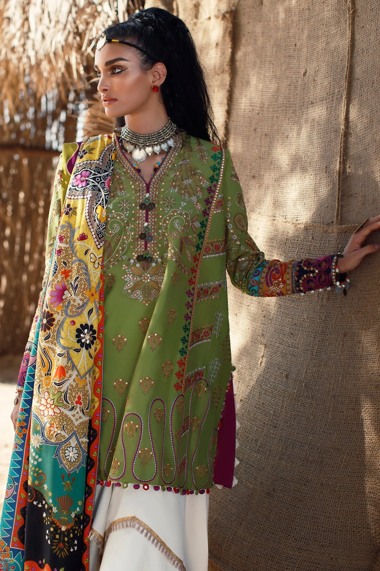 Élan Luxury Lawn Collection 2022 – EL22-04 B (MAHROSH)