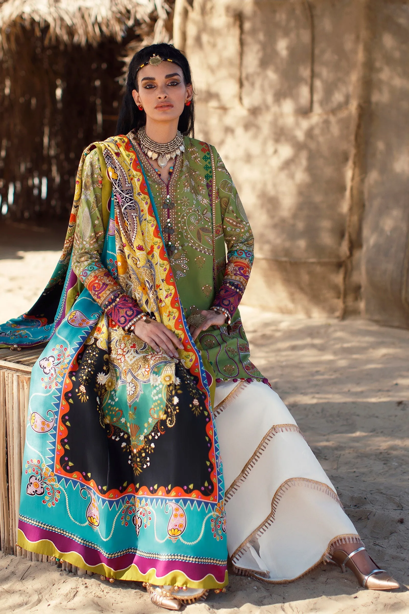 Élan Luxury Lawn Collection 2022 – EL22-04 B (MAHROSH)