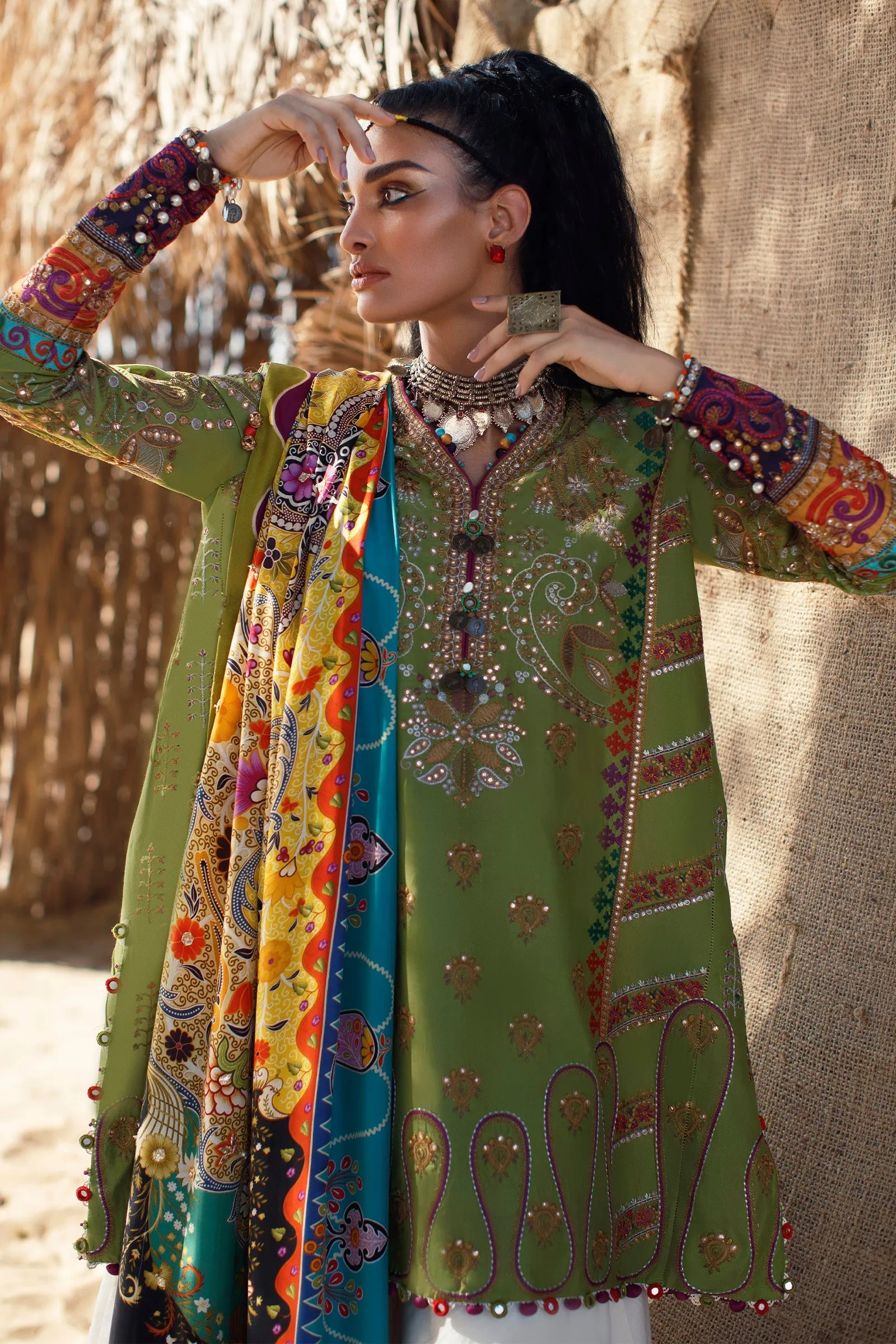 Élan Luxury Lawn Collection 2022 – EL22-04 B (MAHROSH)