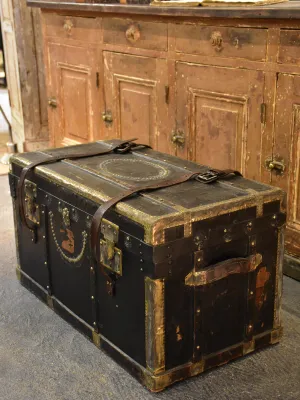 Late 19th century French travel trunk