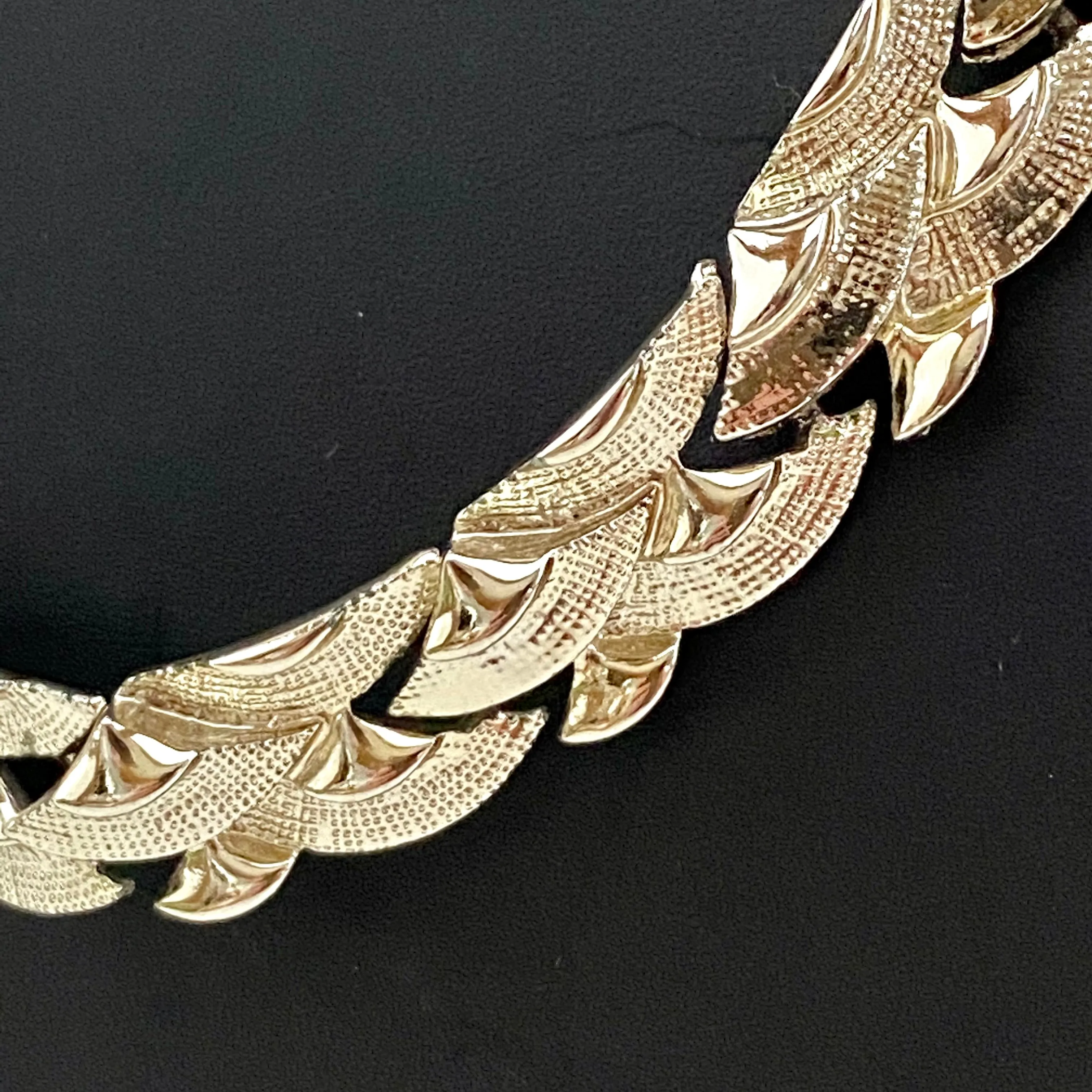 Late 50s/ Early 60s Light Gold-Tone Choker