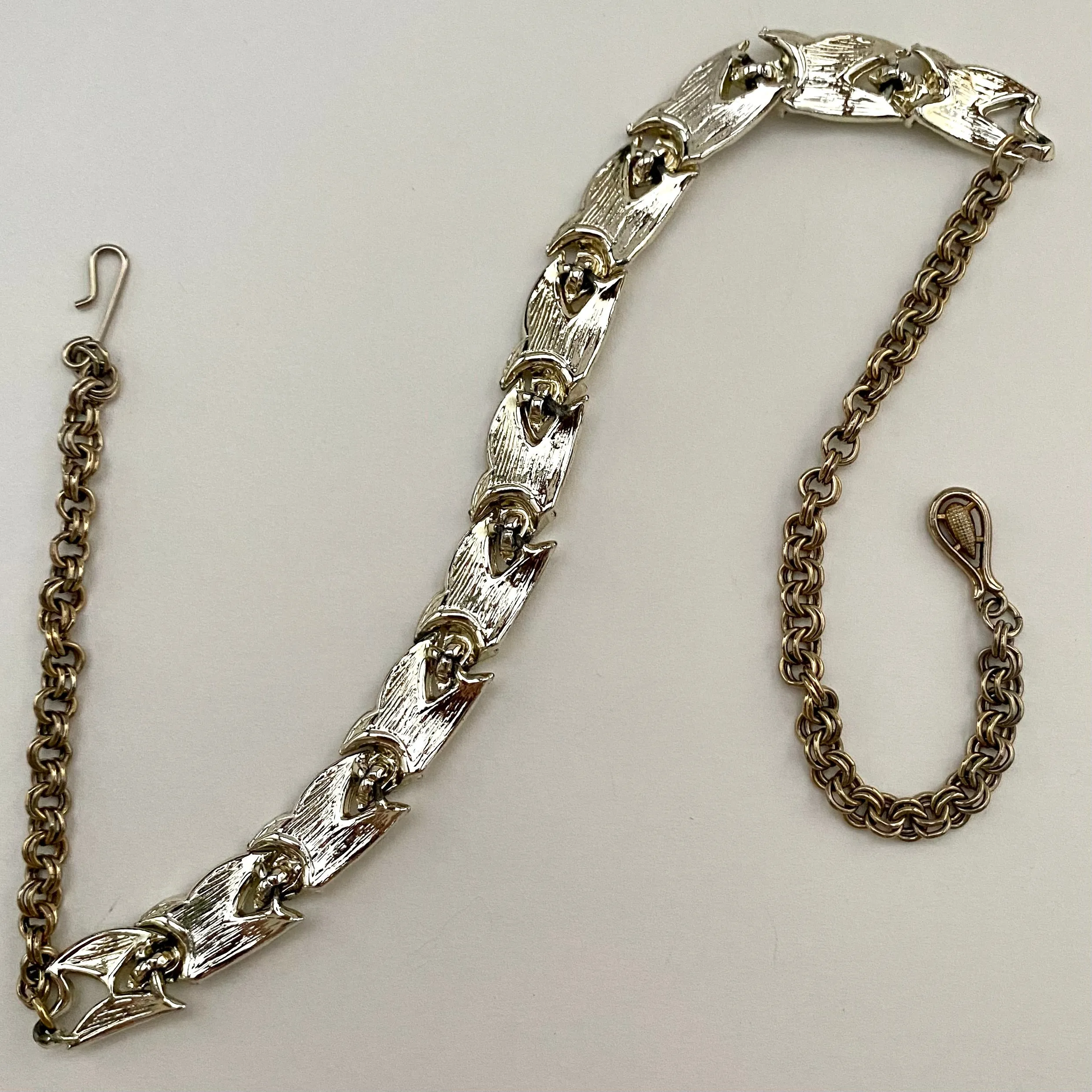 Late 50s/ Early 60s Light Gold-Tone Choker