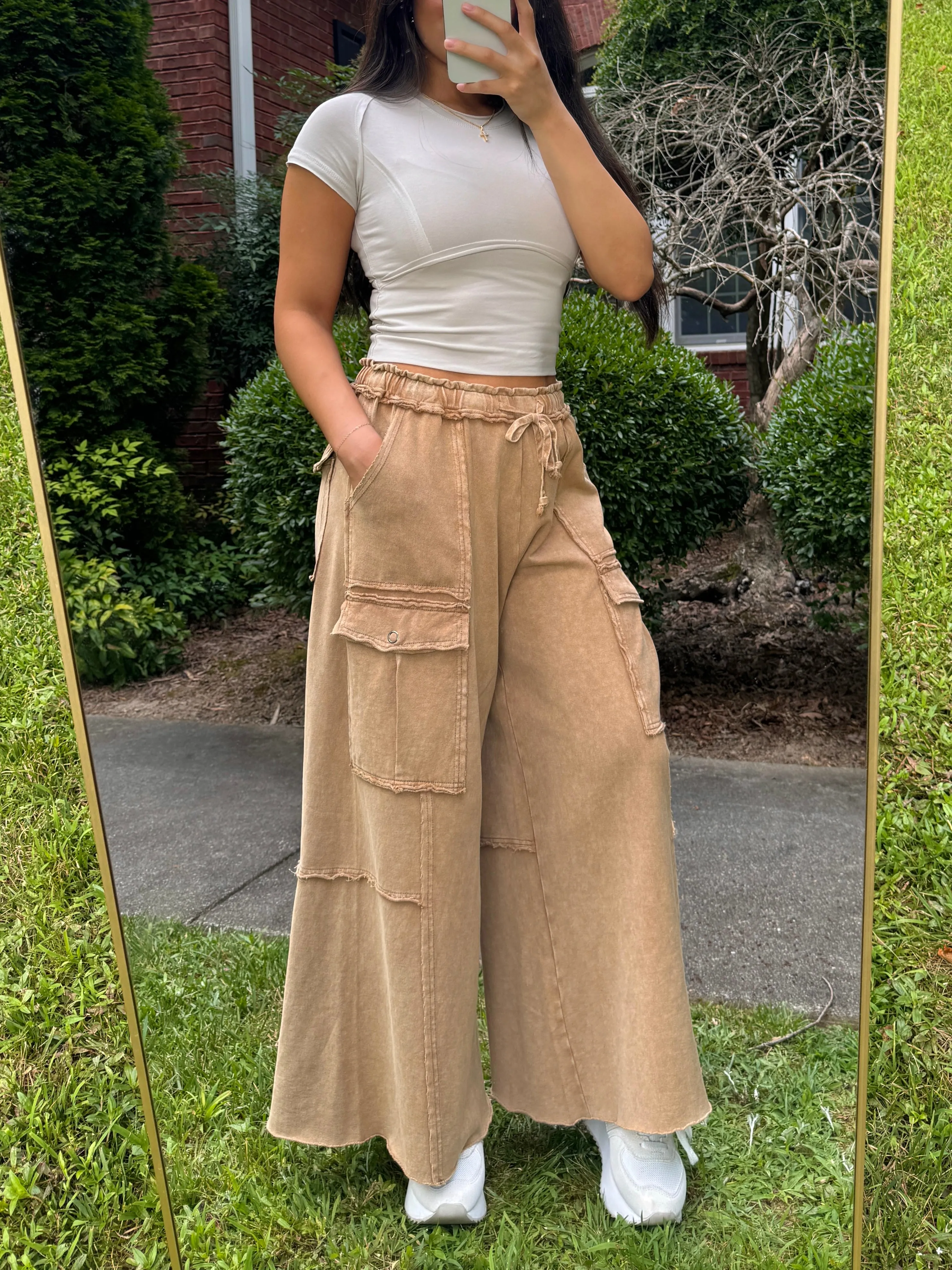 Latte Cargo Flowy Cropped Pants