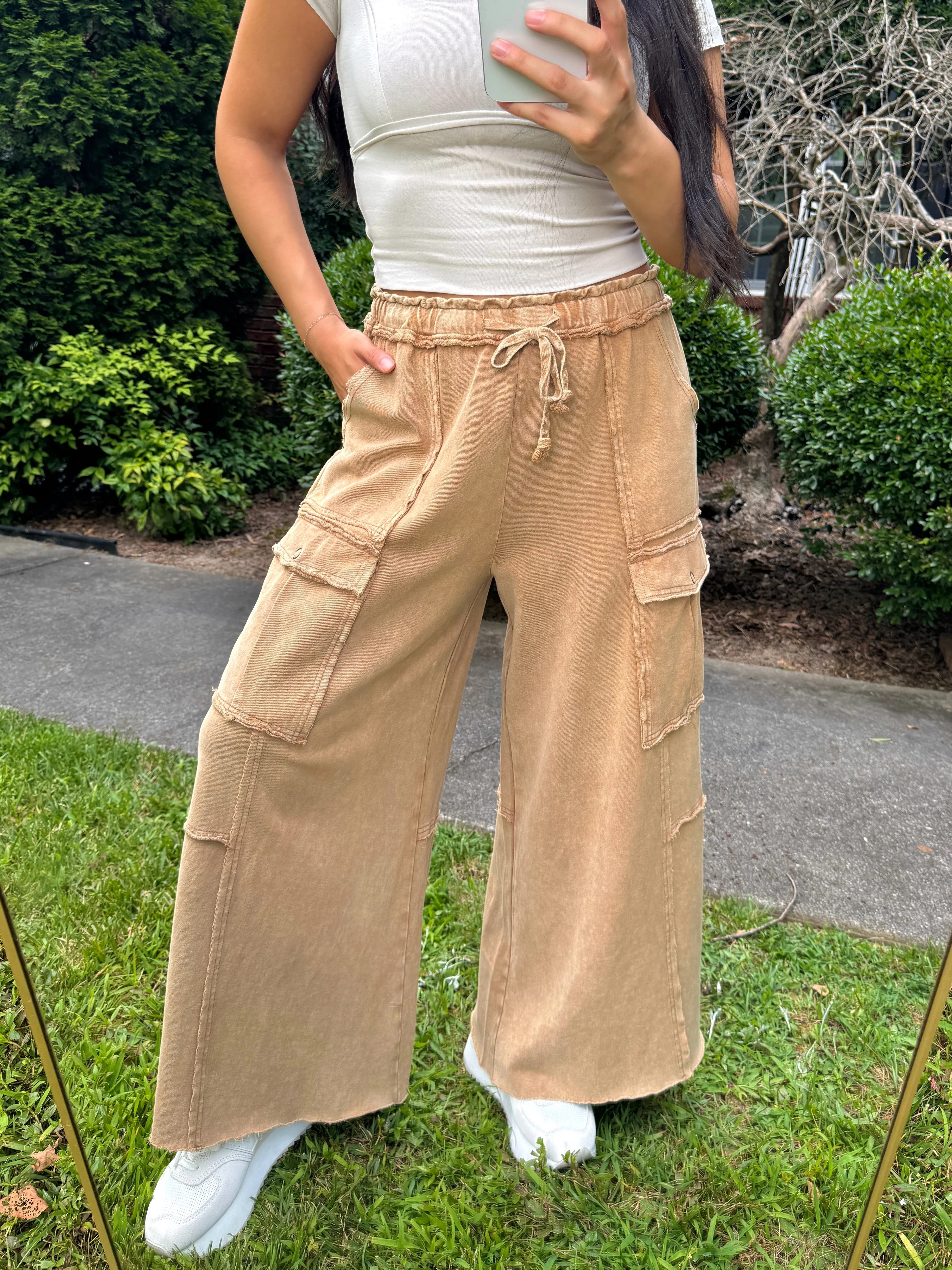 Latte Cargo Flowy Cropped Pants