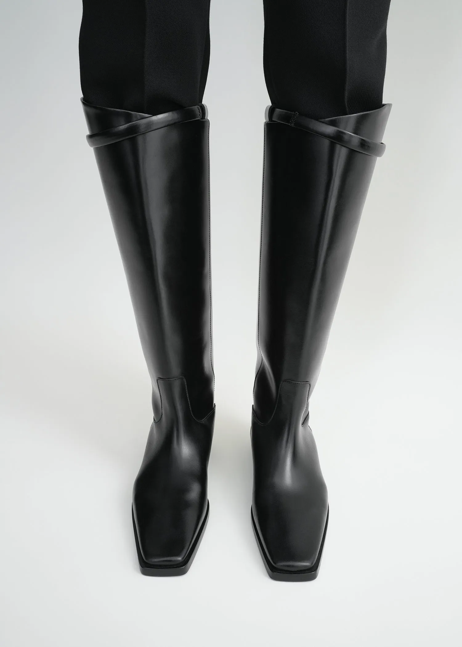 Leather riding boots black