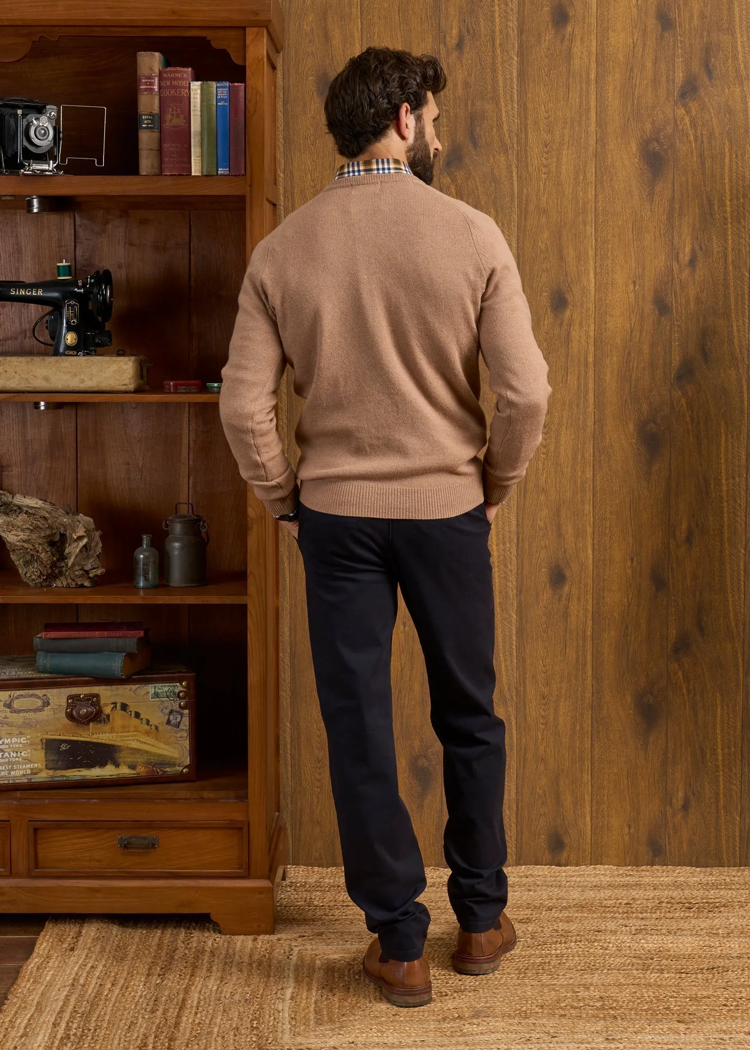 Lenzie Men's Lambswool Jumper In Camel - Regular Fit